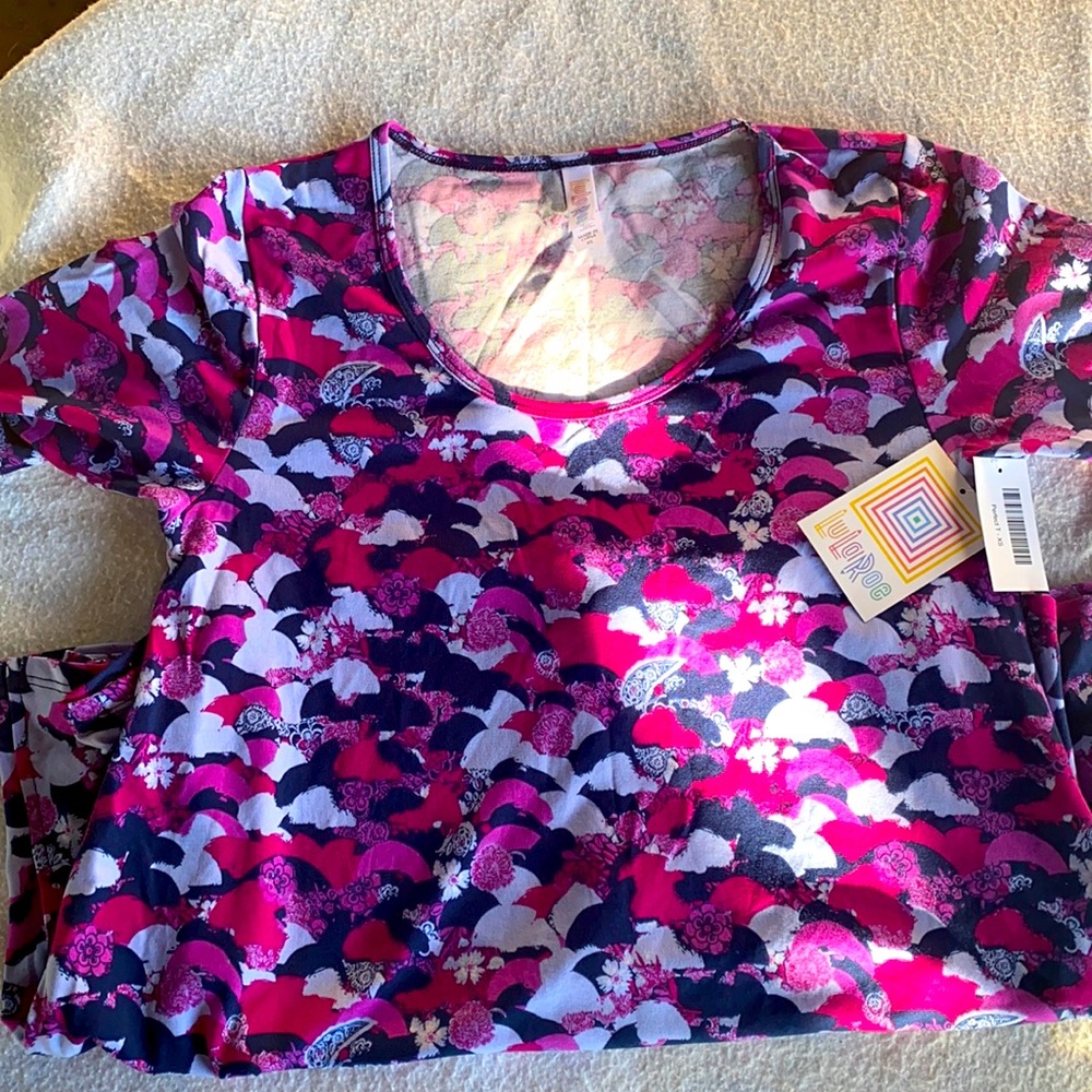 NWT XS PERFECT T
